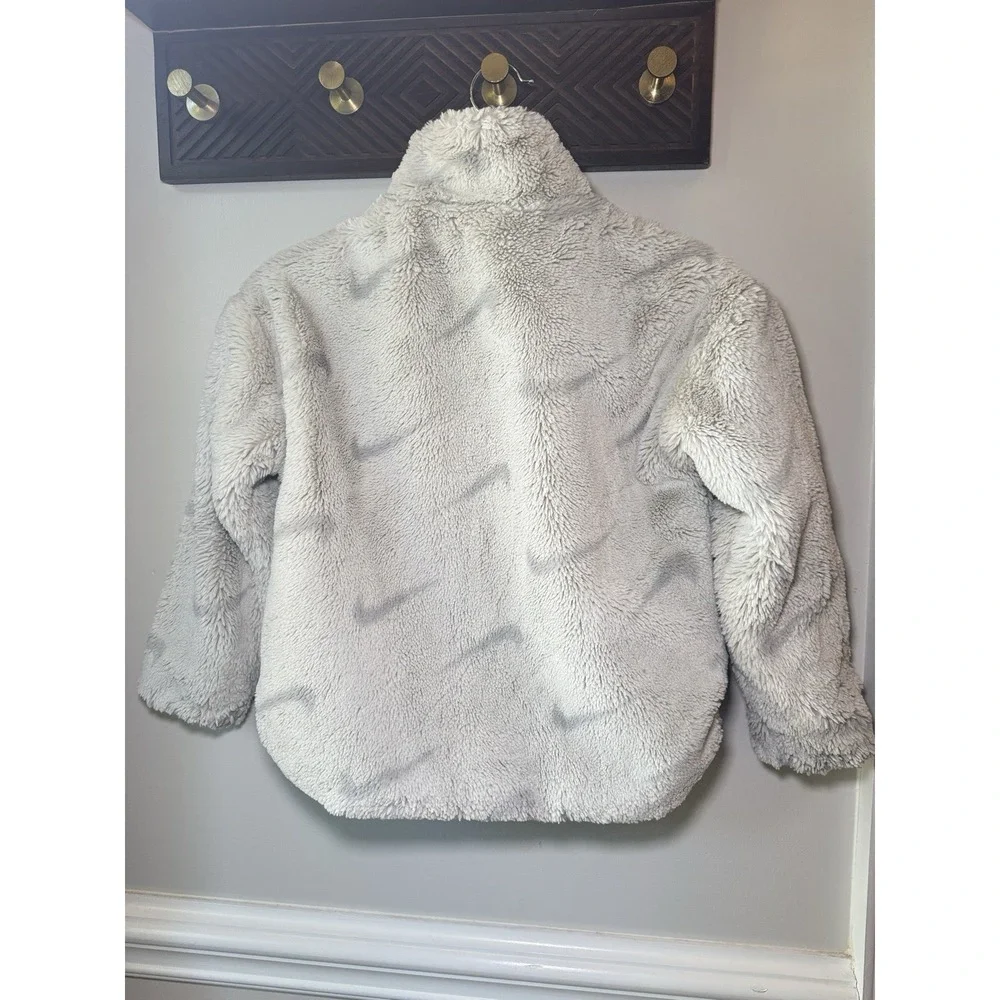 Nike Sports Wear Kids Faux Fleece Check Jacket Size XS‎ Light Bone DV3252-072